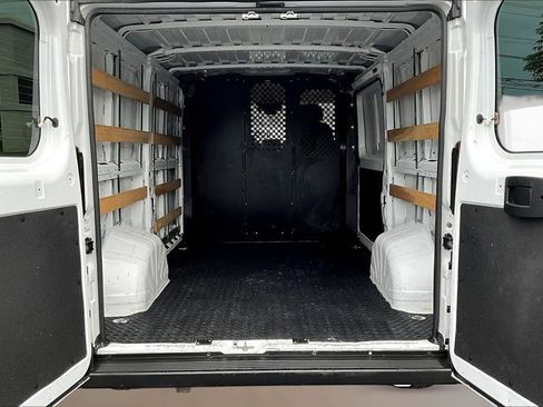Used 2025 RAM ProMaster 2500 w/ U-Haul Equipment Group FWD image 7