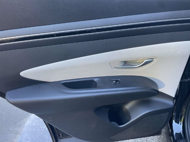 Used 2023 Hyundai Tucson SE FWD image 10