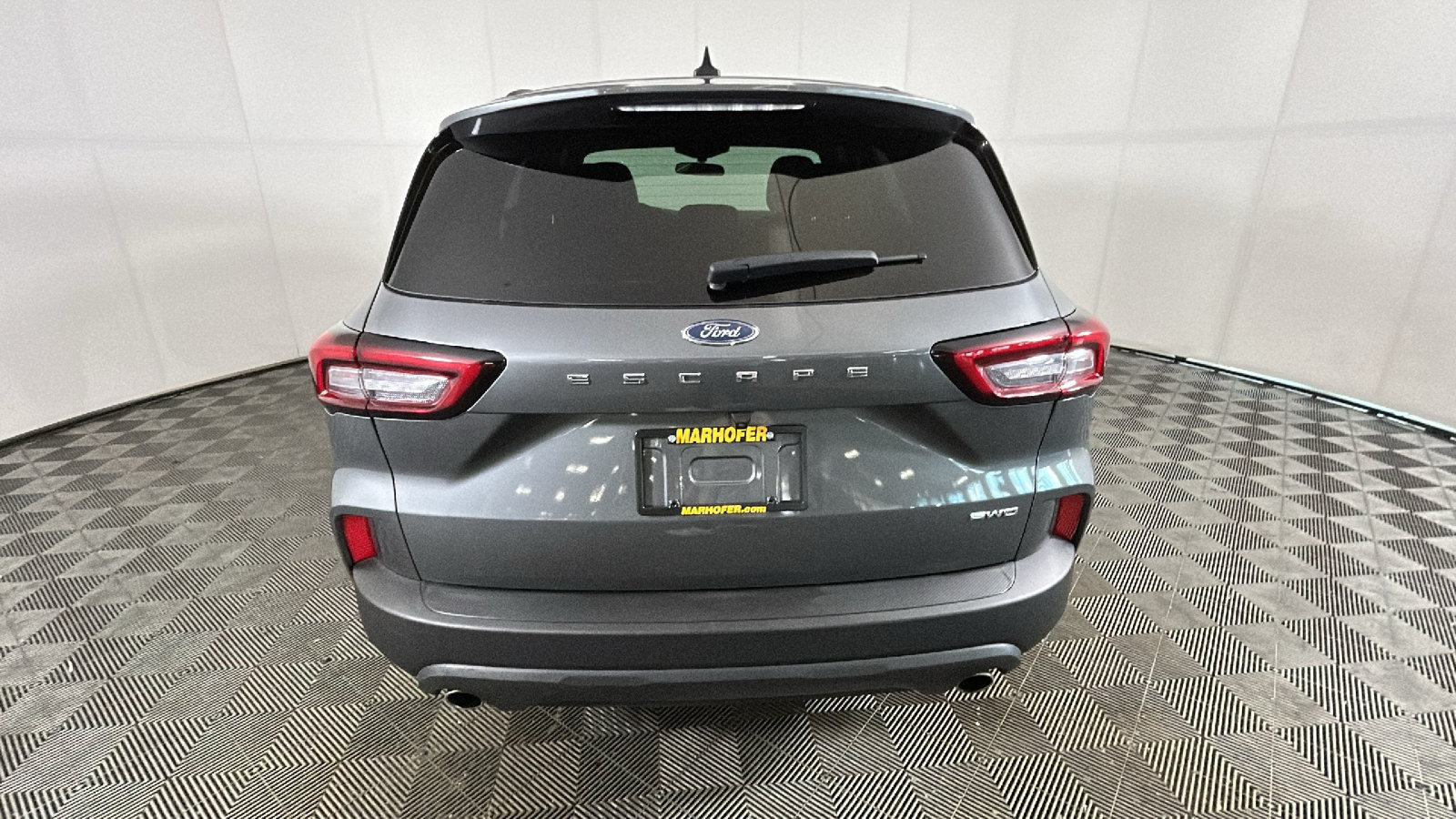 Used 2025 Ford Escape ST-Line Select AWD/4WD image 4