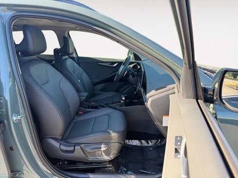 Used 2025 Kia Niro FWD image 25