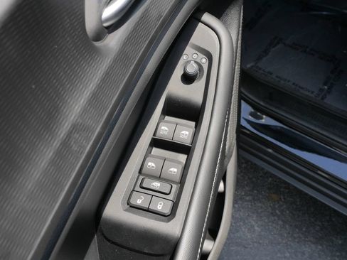 Used 2023 Jeep Grand Cherokee Laredo AWD/4WD image 19