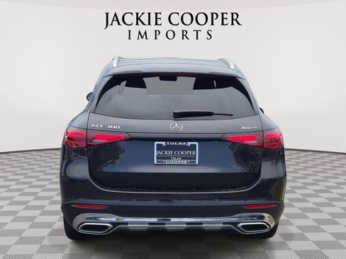 Used 2025 Mercedes-Benz GLC 300 4MATIC image 4