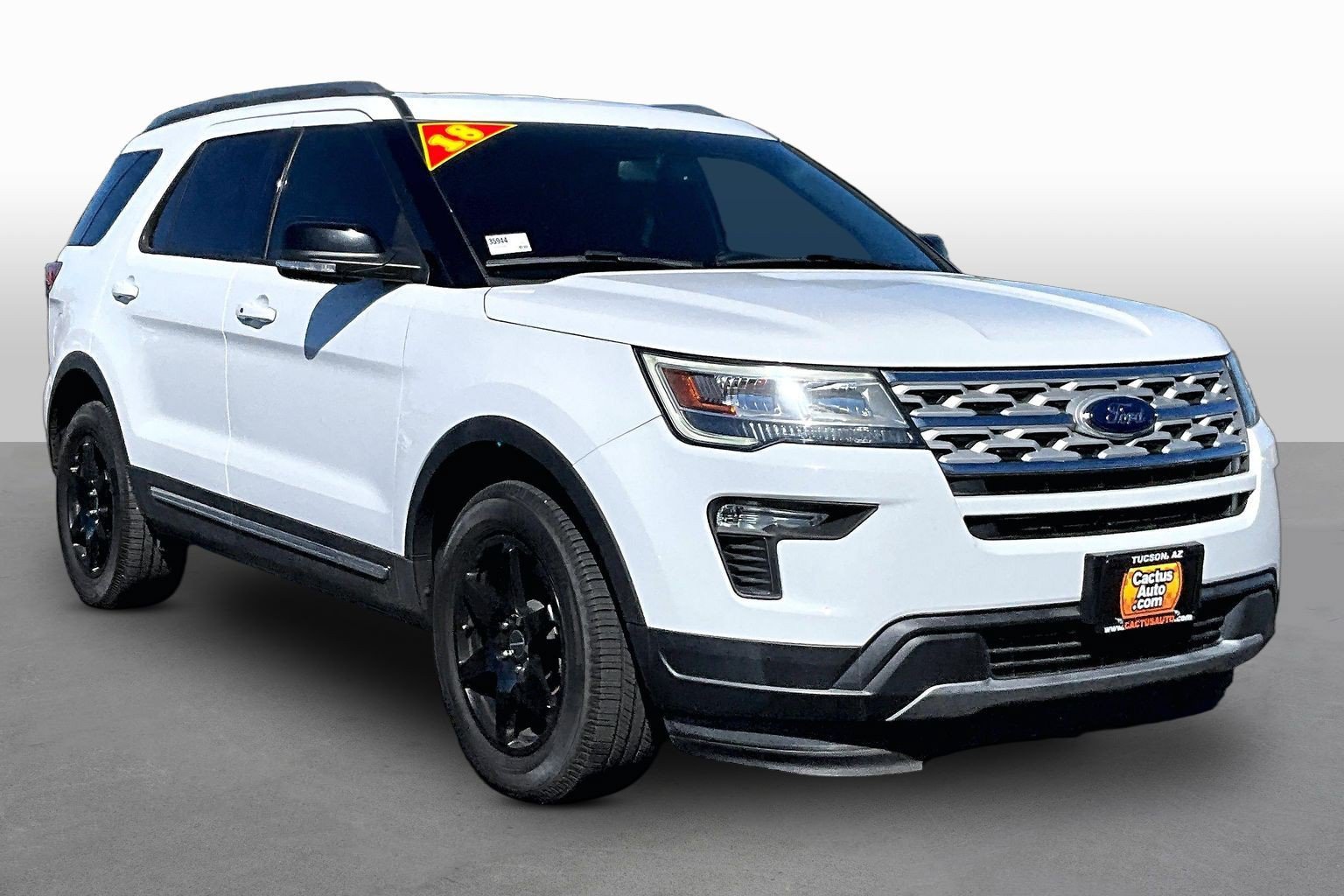 Used 2018 Ford Explorer XLT w/ Equipment Group 201A FWD image 10