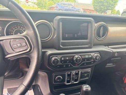Used 2018 Jeep Wrangler Unlimited Sport S AWD/4WD image 26