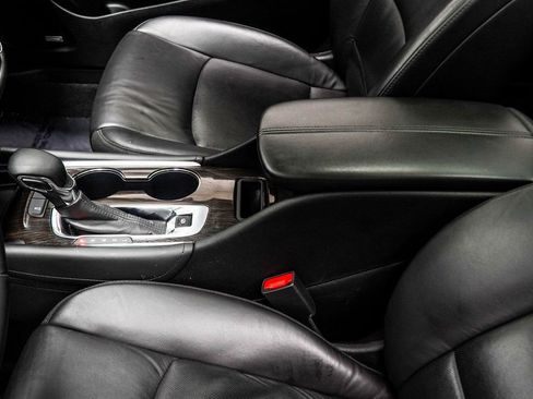 Used 2024 Chevrolet Malibu LT FWD image 17