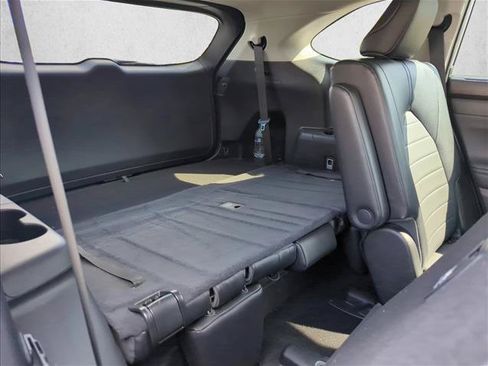 Used 2022 Toyota Highlander XLE FWD image 27