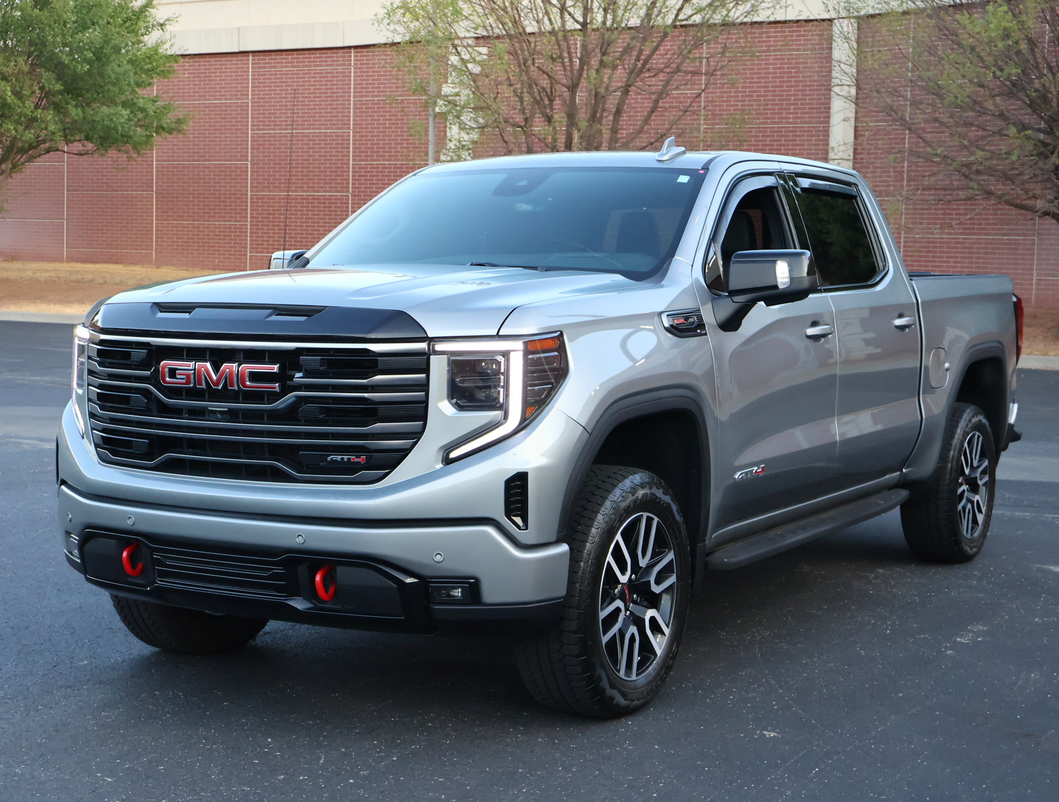 Used 2025 GMC Sierra 1500 AT4 w/ Technology Package AWD/4WD image 35