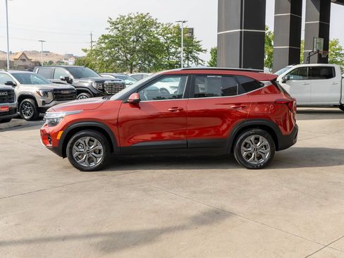 Used 2024 Kia Seltos S AWD/4WD image 4