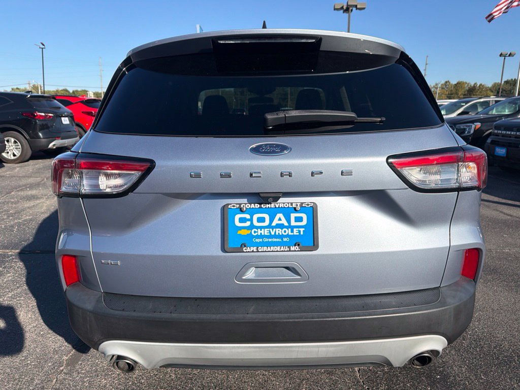 Used 2022 Ford Escape SE w/ Convenience Package FWD image 4