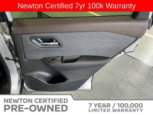Used 2023 Nissan Rogue SV FWD image 36