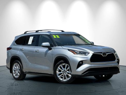 Used 2022 Toyota Highlander Limited image 2