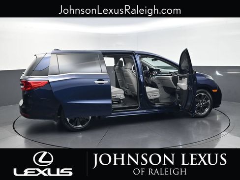 Used 2023 Honda Odyssey Elite image 32