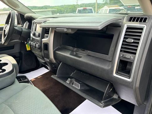 Used 2017 RAM 1500 Classic SLT AWD/4WD image 38