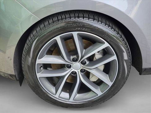 Certified 2025 Land Rover Range Rover SE AWD/4WD image 24