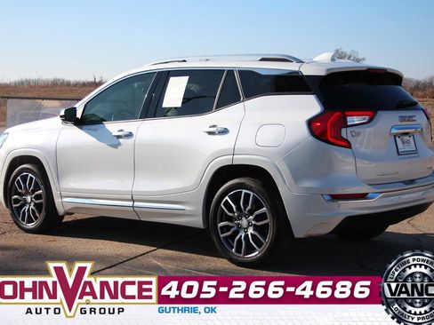 Used 2022 GMC Terrain Denali w/ Denali Premium Package image 6