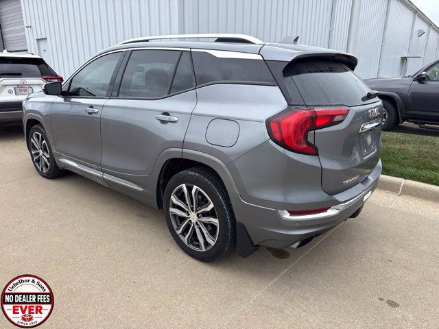 Used 2020 GMC Terrain Denali w/ Denali Premium Package FWD image 3