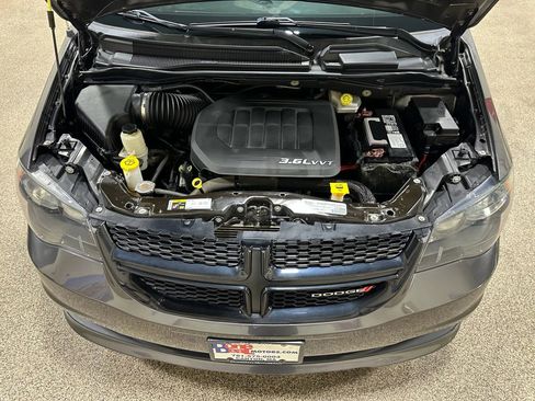 Used 2017 Dodge Grand Caravan SE image 43
