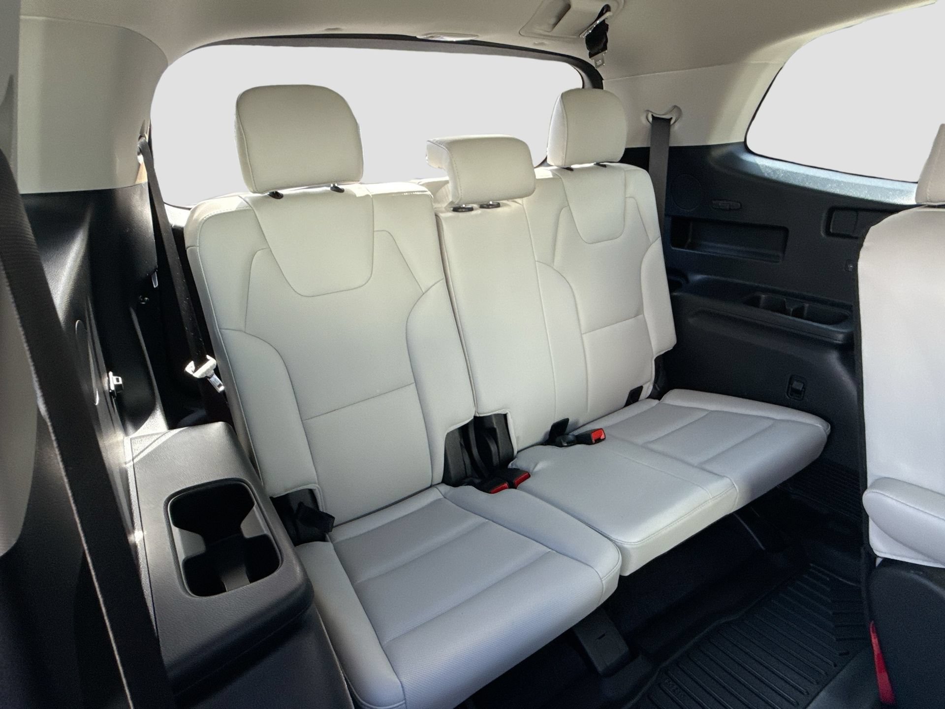 Used 2024 Kia Telluride S w/ S Sunroof Package FWD image 15
