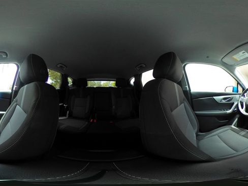 Used 2025 Chevrolet Blazer LT FWD image 37