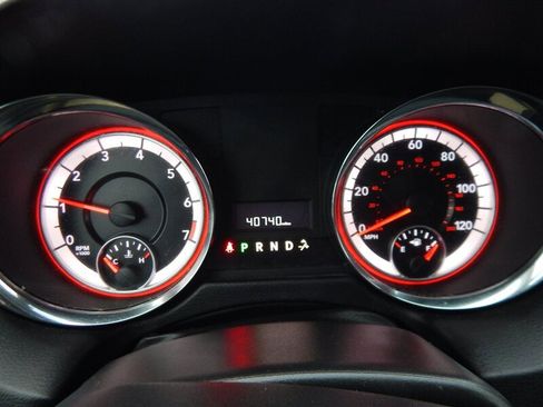 Used 2018 Dodge Grand Caravan SE w/ UConnect Hands-Free Group image 23