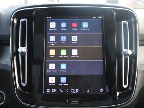 Used 2023 Volvo XC40 B5 Plus image 25