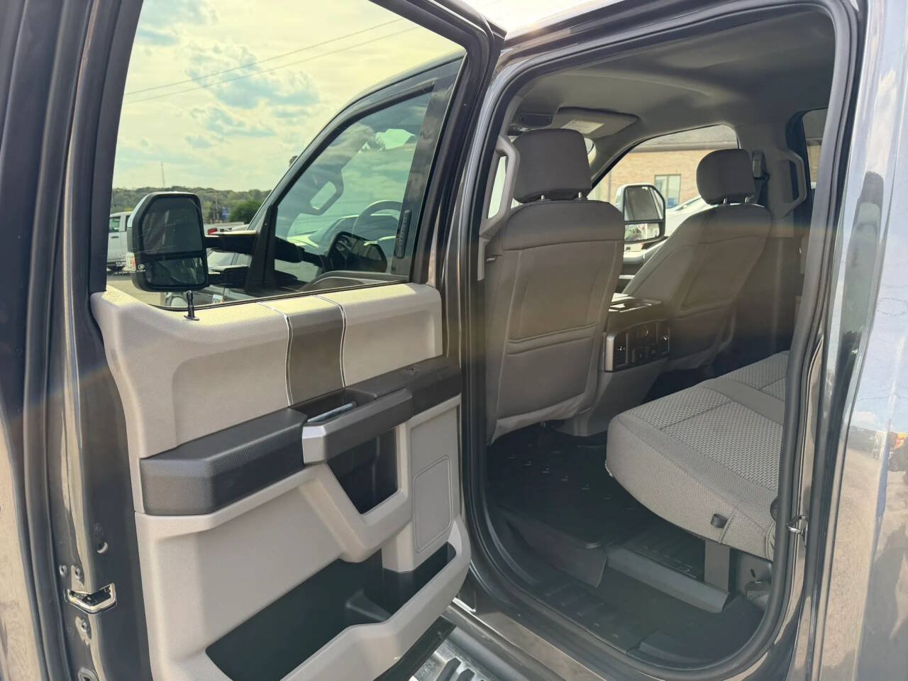 Used 2020 Ford F250 XLT w/ XLT Premium Package AWD/4WD image 20