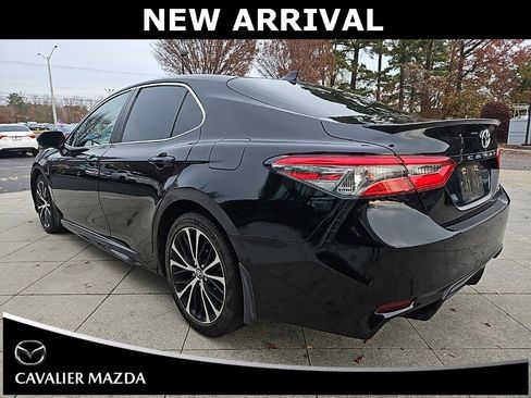 Used 2019 Toyota Camry SE image 6