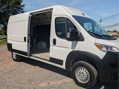 Used 2026 RAM ProMaster 2500 w/ Convenience Group FWD image 14