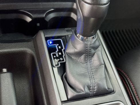 Used 2021 Toyota Tacoma TRD Off-Road w/ Technology Package AWD/4WD image 22
