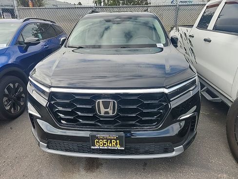 Used 2023 Honda Pilot Elite image 2