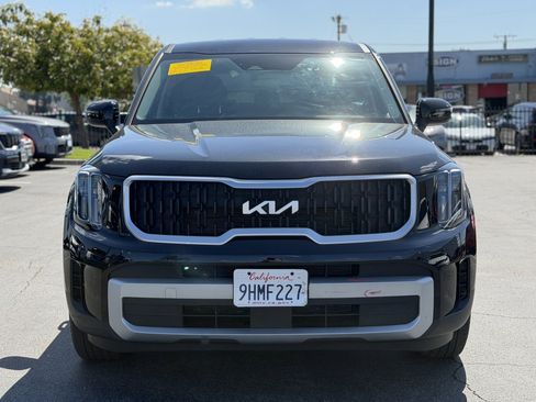 Used 2024 Kia Telluride LX FWD image 3