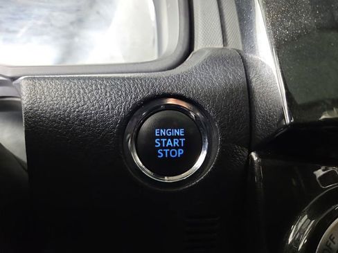 Used 2021 Toyota 4Runner TRD Off-Road Premium w/ Moonroof Package AWD/4WD image 25