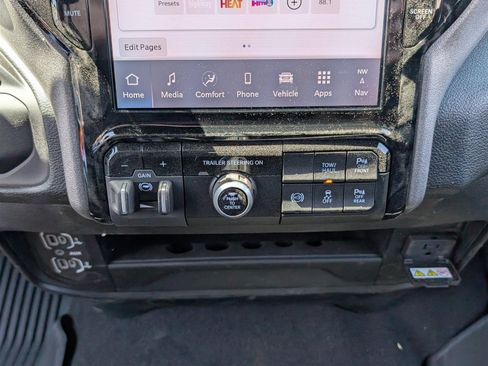 New 2025 RAM 2500 Tradesman AWD/4WD image 21