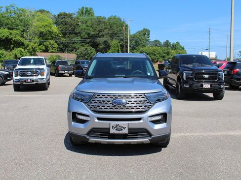 Used 2021 Ford Explorer Limited w/ Equipment Group 301A RWD image 3