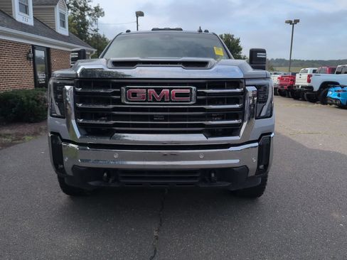 Used 2025 GMC Sierra 2500 SLE w/ SLE Value Package; AWD/4WD image 2