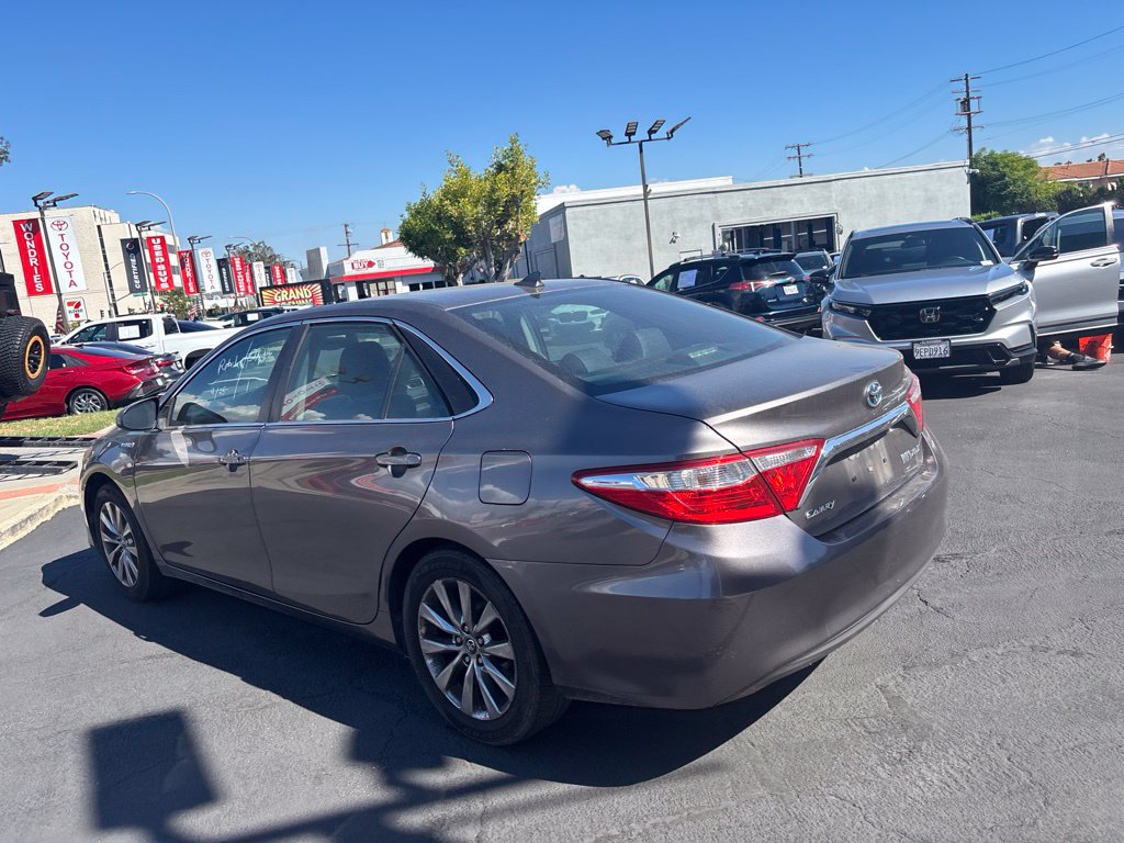 Used 2015 Toyota Camry XLE w/ Moonroof Package FWD image 7
