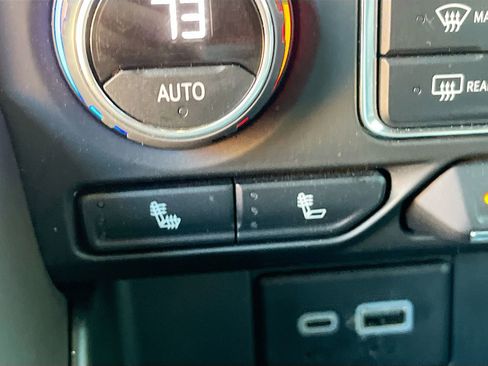 Used 2023 Chevrolet Tahoe LT w/ Luxury Package image 21