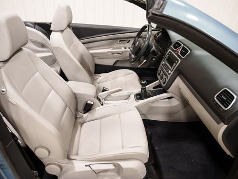 Used 2009 Volkswagen Eos Komfort FWD image 17