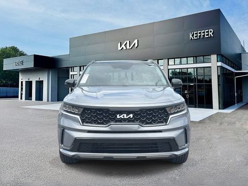 Certified 2023 Kia Sorento S w/ Panoramic Sunroof Package FWD image 3