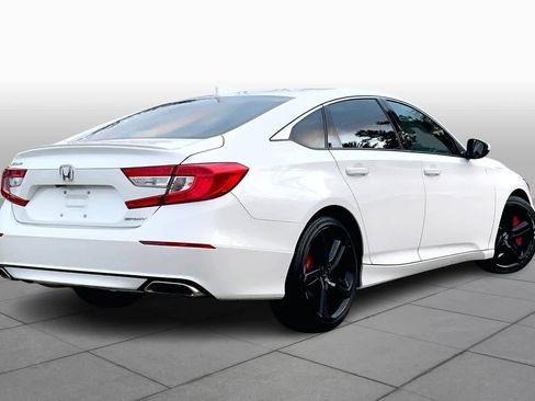 Used 2018 Honda Accord Sport image 12