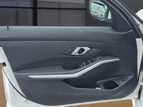 Used 2025 BMW 330i Sedan RWD image 21