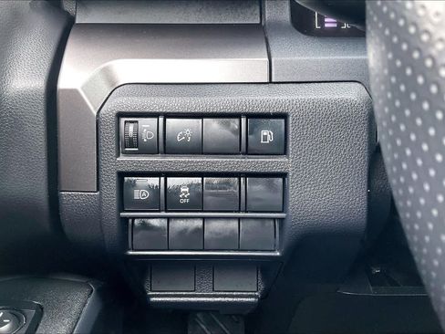 Used 2025 Toyota 4Runner SR5 AWD/4WD image 33