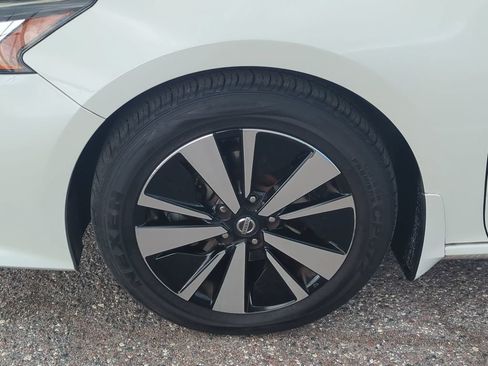 Used 2019 Nissan Altima 2.5 SV FWD image 11