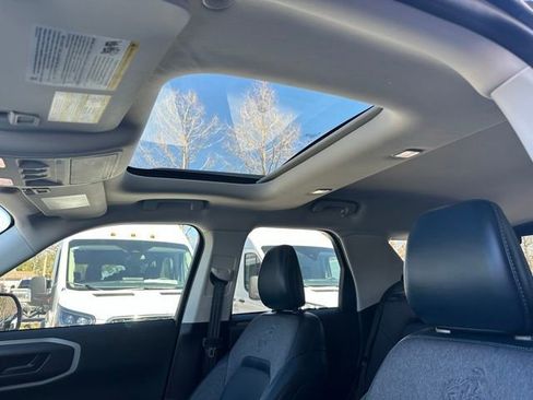 Used 2021 Ford Bronco Sport Outer Banks w/ Outer Banks Package image 2