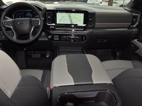 Used 2026 Chevrolet Silverado 2500 ZR2 AWD/4WD image 16