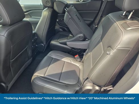 Used 2023 GMC Acadia SLT w/ Elevation Edition AWD/4WD image 29