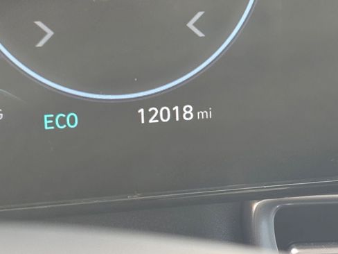 Used 2025 Hyundai Elantra Limited image 41