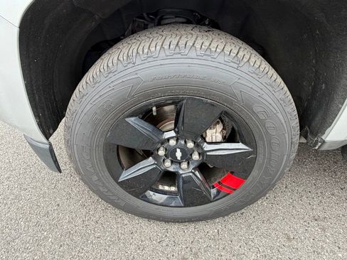 Used 2020 Chevrolet Colorado LT w/ Redline Special Edition image 13