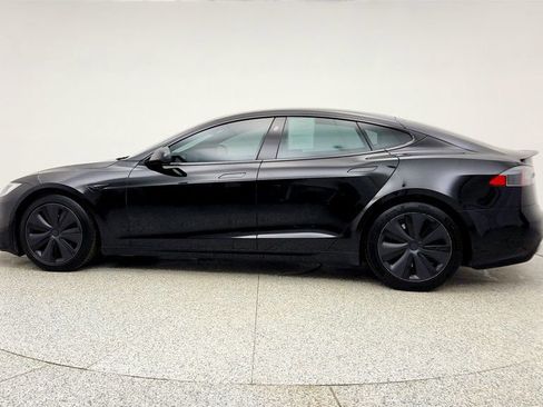 Used 2022 Tesla Model S Plaid image 8