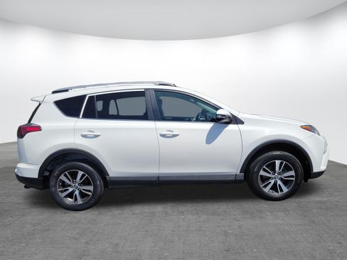 Used 2018 Toyota RAV4 XLE FWD image 22
